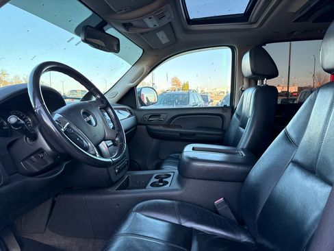 Used 2009 GMC Yukon XL SLT w/ SLT Chrome Edition image 9