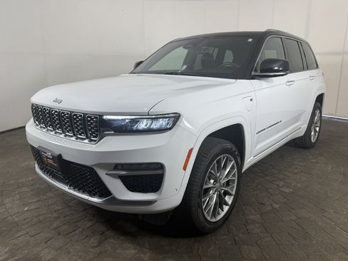 Used 2022 Jeep Grand Cherokee Summit w/ Advanced Protech Group IV AWD/4WD image 3