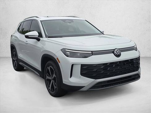 New 2026 Volkswagen Tiguan SE FWD image 12