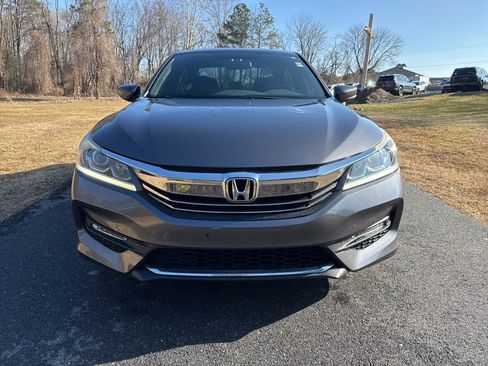 Used 2017 Honda Accord Sport Special Edition image 3