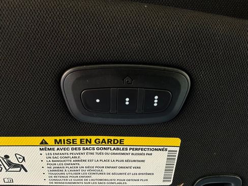 Used 2025 Chrysler Pacifica Select FWD image 27