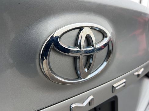 Used 2020 Toyota Camry LE image 28