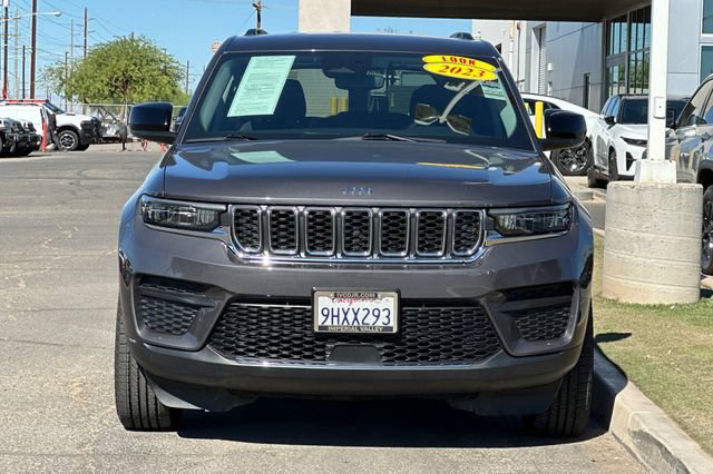 Certified 2023 Jeep Grand Cherokee Laredo RWD image 9