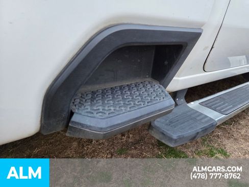 Used 2025 Chevrolet Silverado 2500 LT w/ Convenience Package image 23