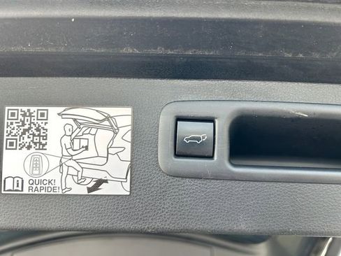 Certified 2024 Toyota Highlander XLE image 22