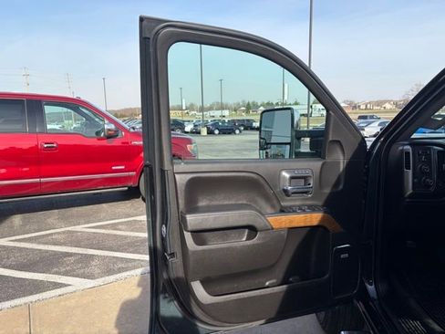 Used 2019 Chevrolet Silverado 2500 LTZ w/ Duramax Plus Package image 10