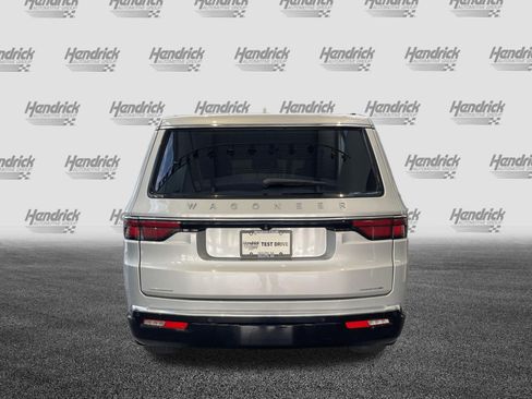 Used 2023 Jeep Wagoneer Series III w/ Convenience Group I AWD/4WD image 9