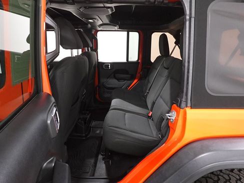 Used 2018 Jeep Wrangler Unlimited Sport S image 23