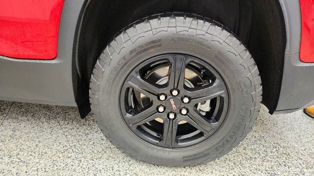 Used 2023 GMC Acadia AT4 w/ Technology Package AWD/4WD image 9