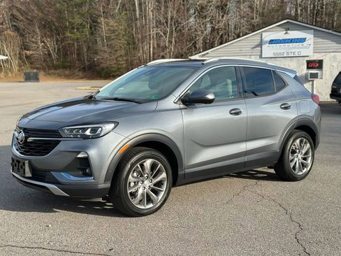 Used 2021 Buick Encore GX Essence w/ Advanced Technology Package image 2