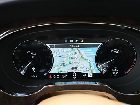 Used 2023 Bentley Bentayga Extended Wheelbase image 19
