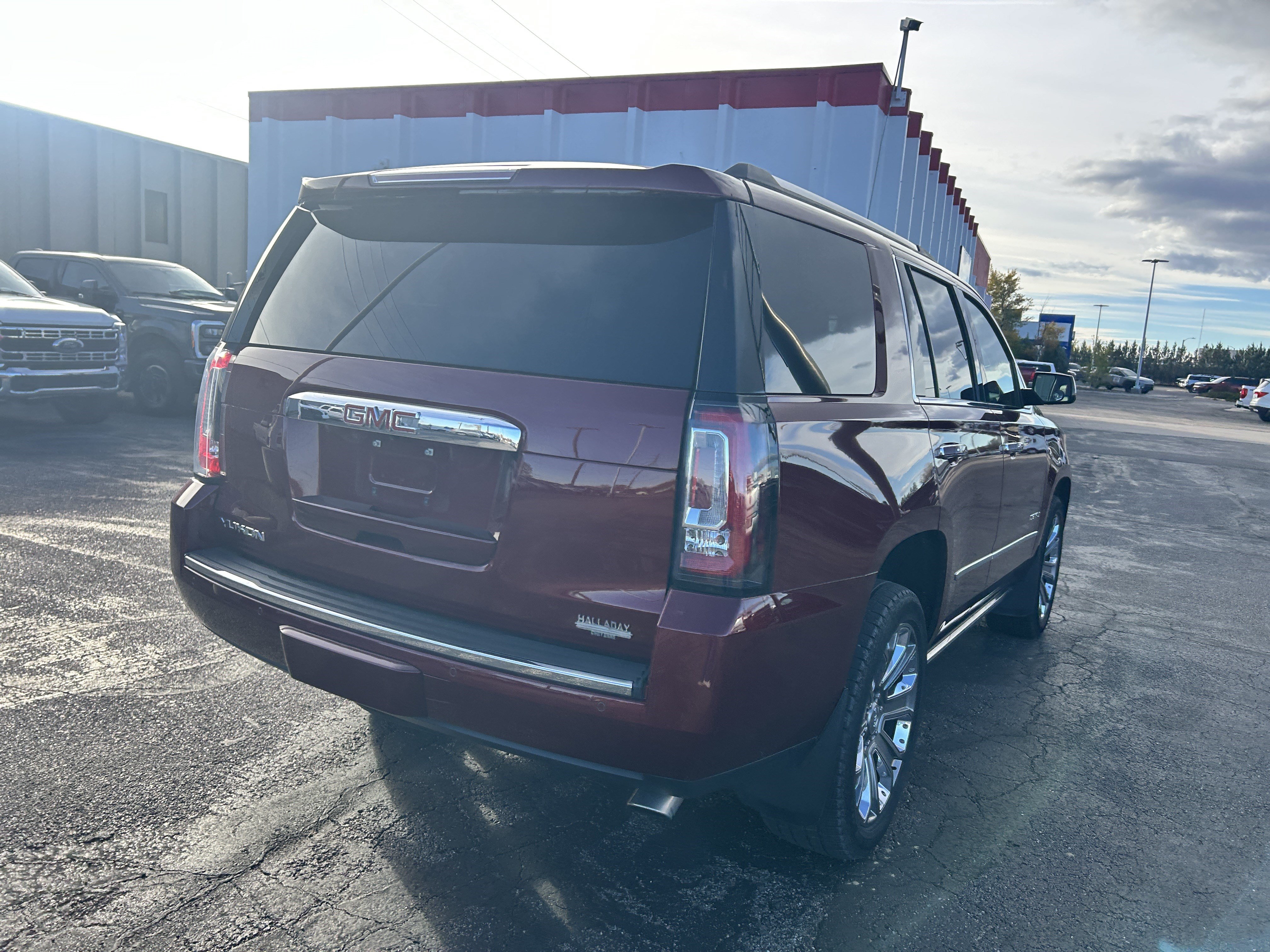 Used 2016 GMC Yukon Denali w/ Open Road Package AWD/4WD image 5