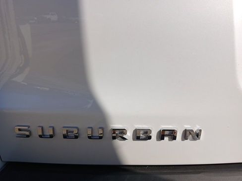 Used 2019 Chevrolet Suburban Premier w/ Premier Plus Edition image 7