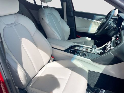 Used 2023 Genesis G70 2.0T AWD/4WD image 28