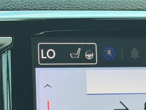 Used 2025 Chrysler Pacifica Select FWD image 50