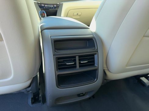 Used 2019 Cadillac XT5 Luxury w/ LPO, Radiant Package image 16