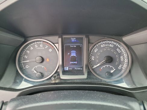 Used 2019 Toyota Tacoma TRD Off-Road w/ Technology Package image 30