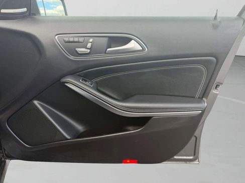 Used 2019 Mercedes-Benz GLA 250 4MATIC image 19