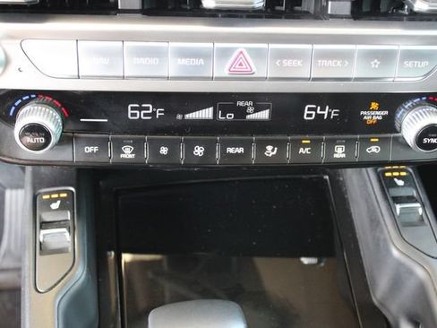Used 2025 Kia Telluride S AWD/4WD image 19