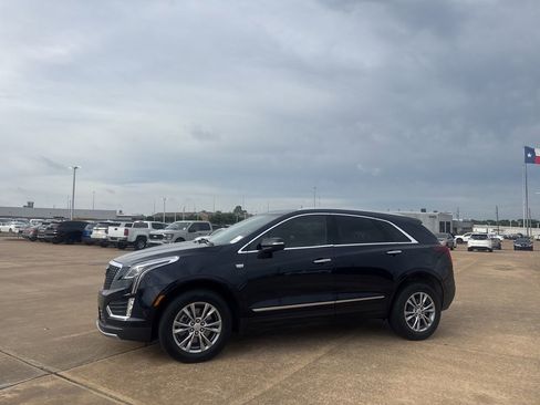 Used 2022 Cadillac XT5 Premium Luxury w/ Technology Package FWD image 11