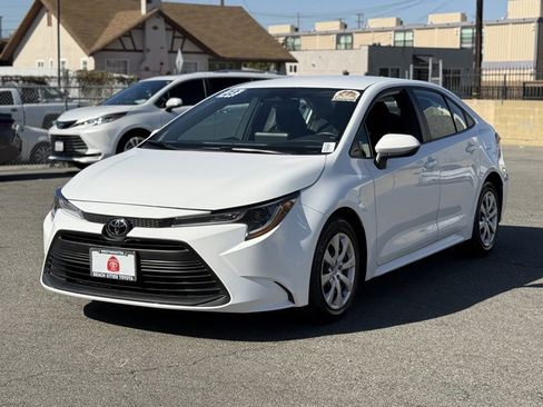 Used 2023 Toyota Corolla LE image 6