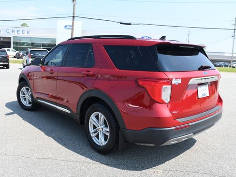 Used 2022 Ford Explorer XLT w/ Equipment Group 202A RWD image 7