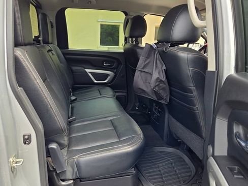 Used 2017 Nissan Titan SL RWD image 17