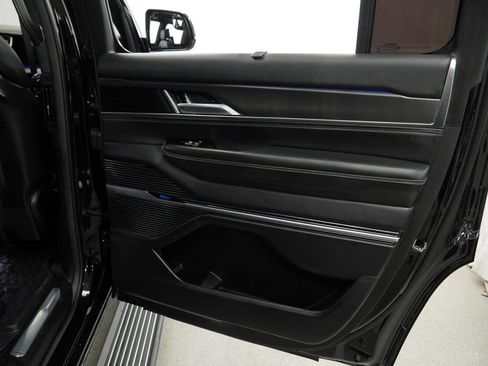 Used 2022 Jeep Grand Wagoneer Series II AWD/4WD image 48