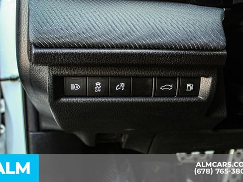 Used 2025 Toyota Camry SE image 30