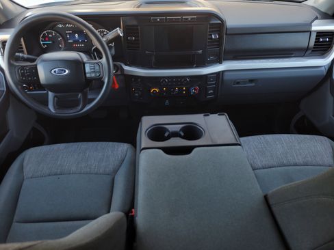 Used 2024 Ford F250 XLT image 11