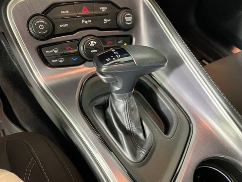 Used 2018 Dodge Challenger R/T w/ Driver Convenience Group RWD image 10