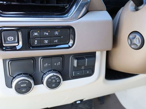 New 2026 GMC Yukon XL Denali w/ Denali Reserve Package image 9