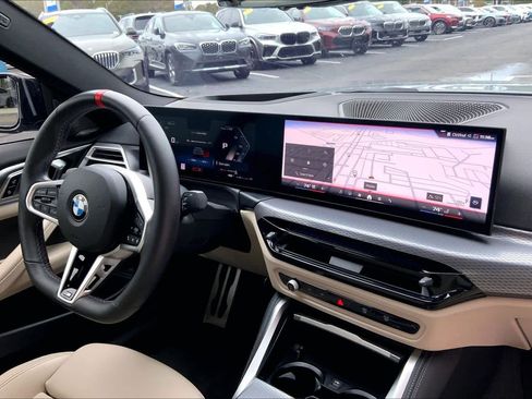 Used 2025 BMW M440i Coupe w/ Premium Package image 31