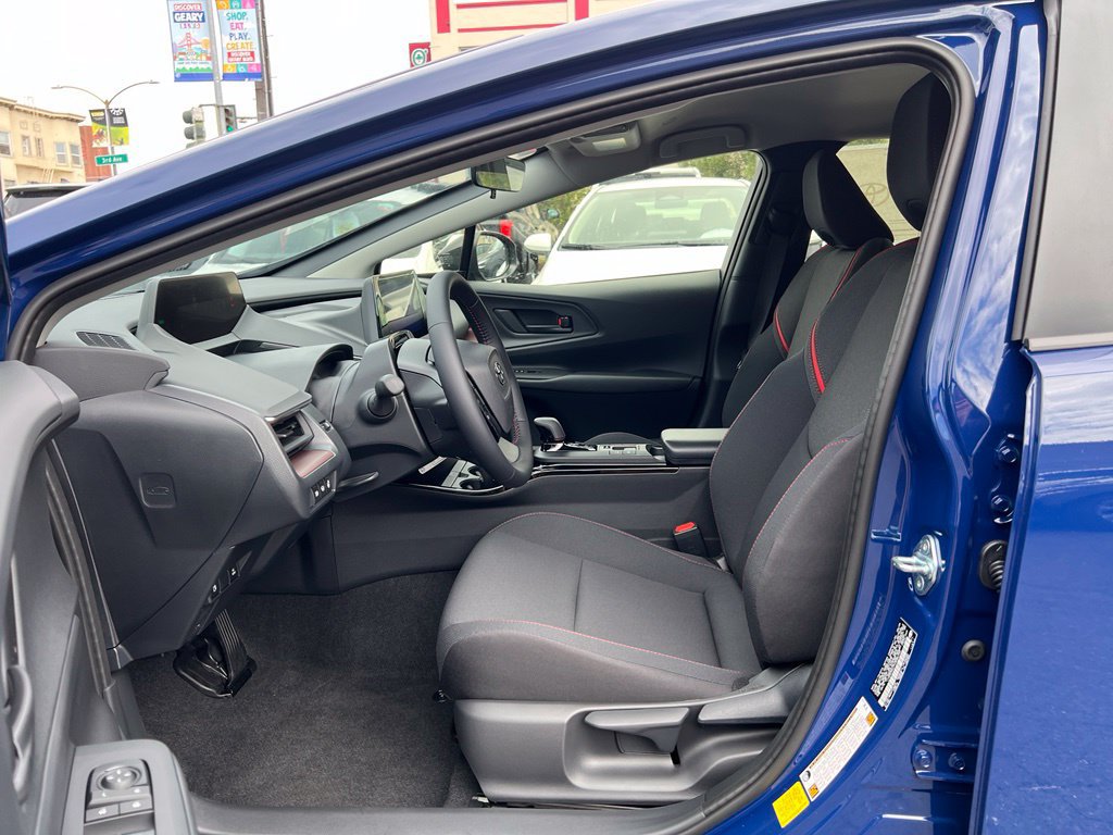 New 2027 Toyota Prius Plug-In Hybrid FWD image 9