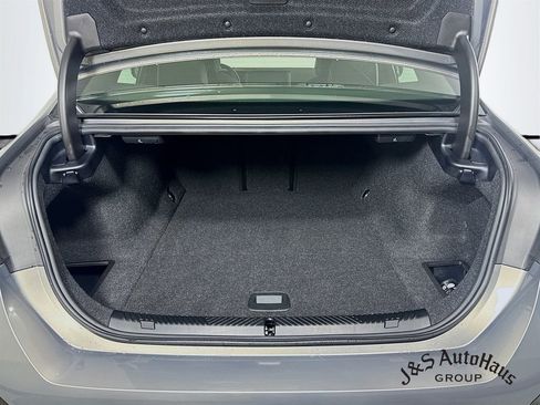 Used 2024 BMW i5 eDrive40i w/ M Sport Package image 33