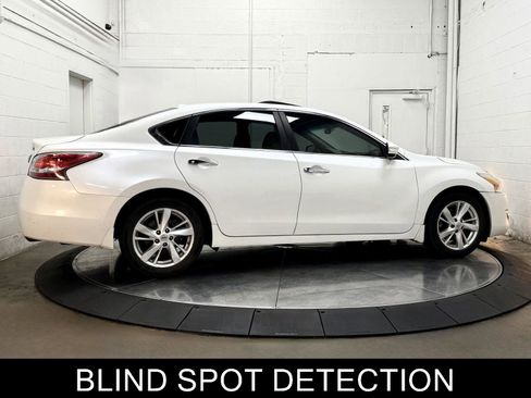 Used 2014 Nissan Altima 2.5 SV w/ Convenience Package FWD image 9