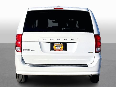 Used 2018 Dodge Grand Caravan SE w/ UConnect Hands-Free Group image 4