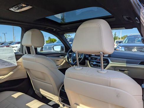 Used 2022 BMW 530i xDrive image 12