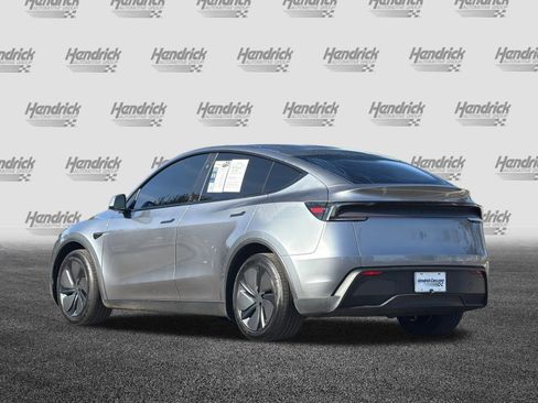 Used 2026 Tesla Model Y 2WD image 7
