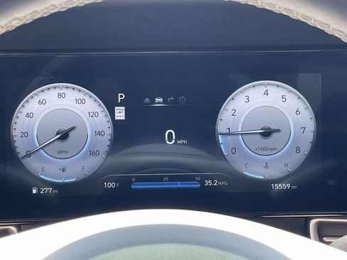 Used 2025 Hyundai Elantra SEL FWD image 24