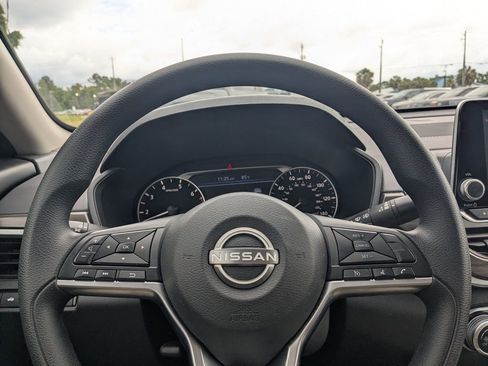 Used 2025 Nissan Altima 2.5 SV FWD image 20