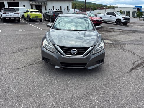Used 2017 Nissan Altima 2.5 S w/ Power Driver Seat Package FWD image 8