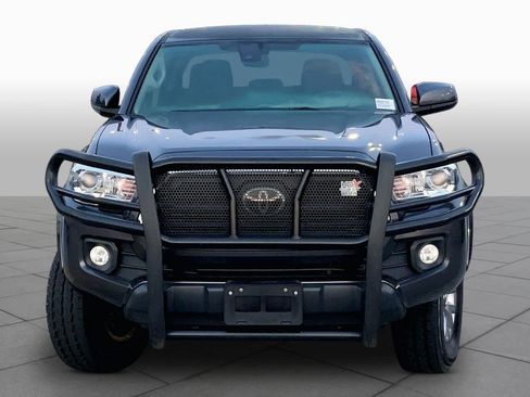 Used 2019 Toyota Tacoma SR5 RWD image 4