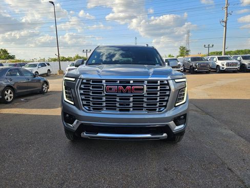 New 2026 GMC Yukon Denali w/ Denali Reserve Package AWD/4WD image 9