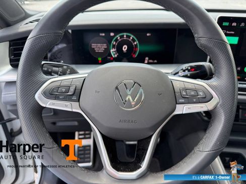 Used 2025 Volkswagen Tiguan SE R-Line AWD/4WD image 16