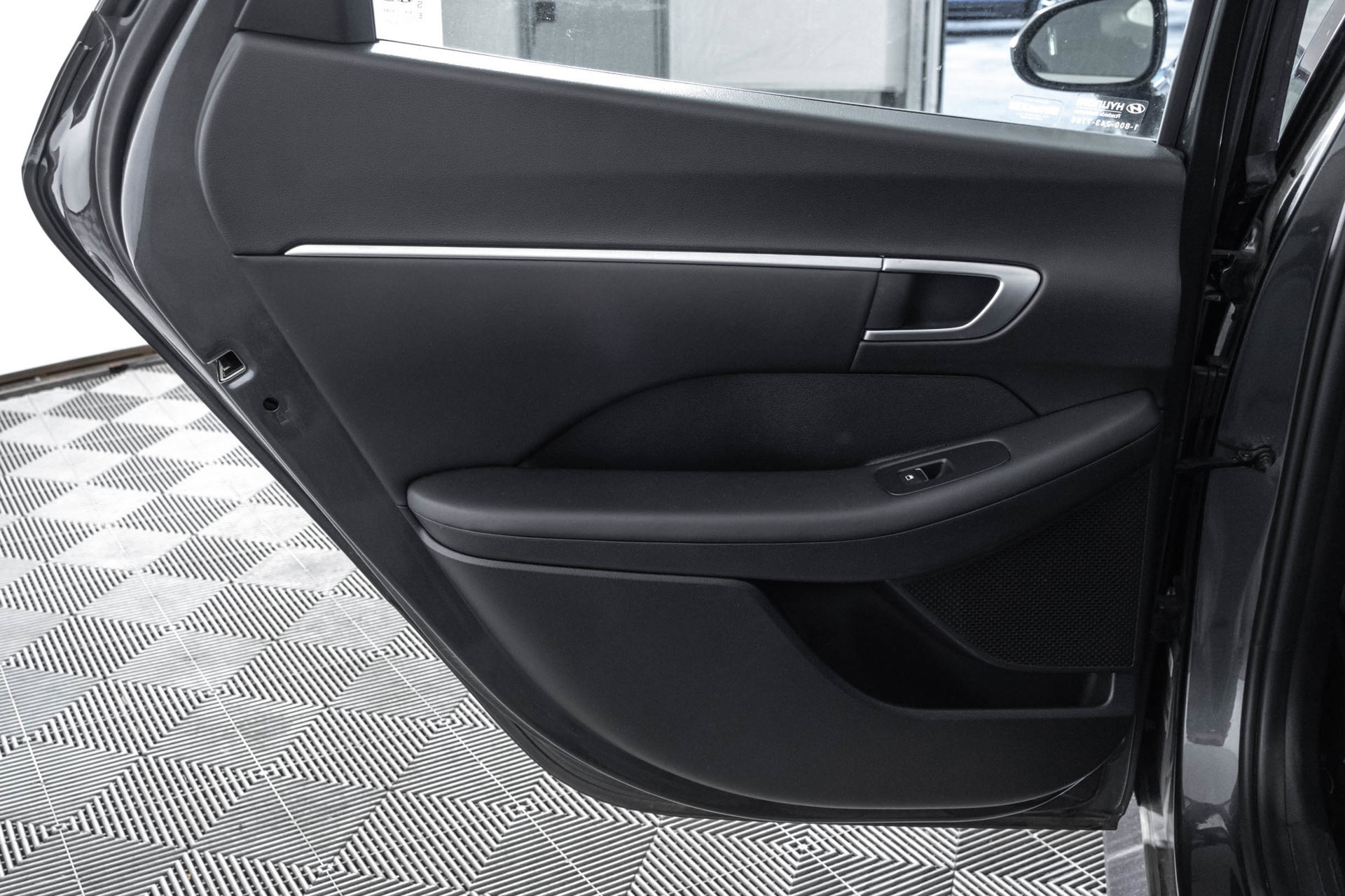 Used 2025 Hyundai Sonata SEL FWD image 35