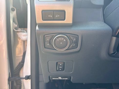 Used 2022 Ford F450 Lariat w/ Lariat Value Package AWD/4WD image 12