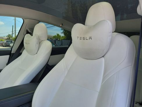 Used 2022 Tesla Model Y Performance AWD/4WD image 13