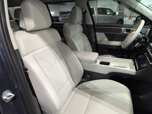 Used 2025 Hyundai Santa Fe SEL image 18