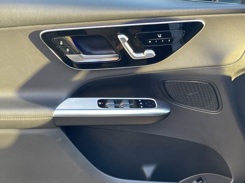 Certified 2025 Mercedes-Benz GLC 300 4MATIC image 19